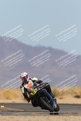 media/Mar-22-2025-CVMA (Sat) [[462c0ffedb]]/Race 13-Amateur Supersport Middleweight/